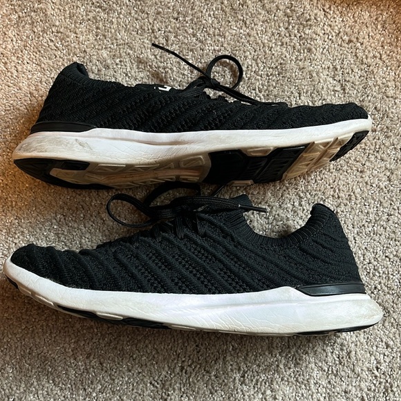 🦋APL Techloom Wave Sneaker🦋 - Picture 2 of 4